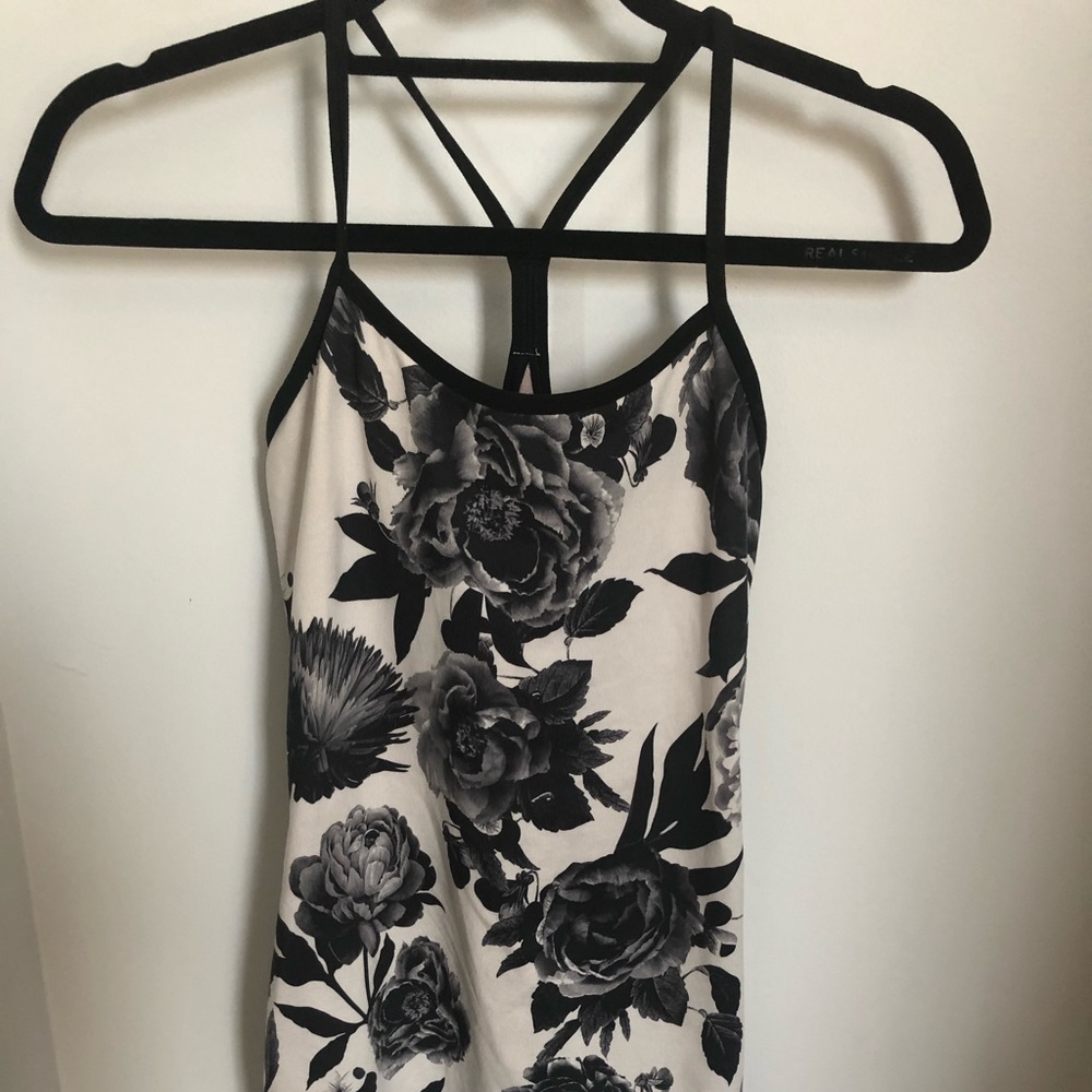 Lulu flower tank size 4